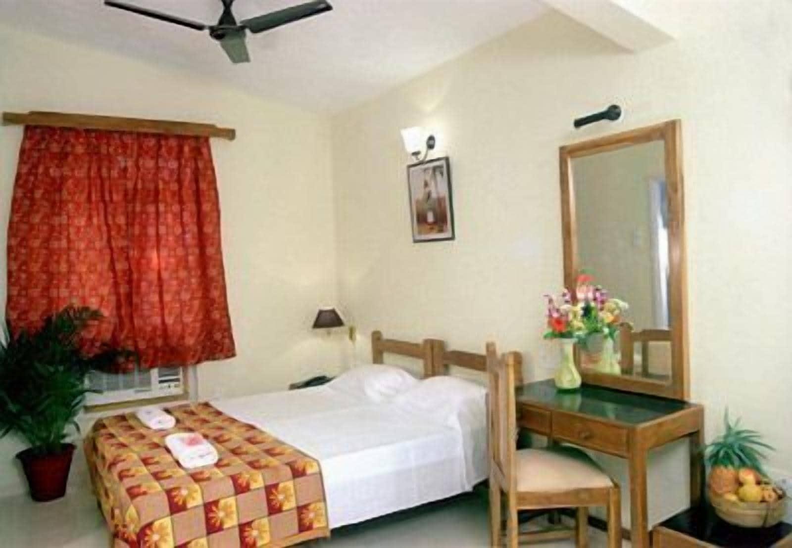 Summerville Beach Resort Candolim Dış mekan fotoğraf