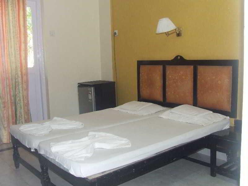 Summerville Beach Resort Candolim Dış mekan fotoğraf