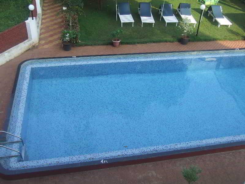 Summerville Beach Resort Candolim Dış mekan fotoğraf